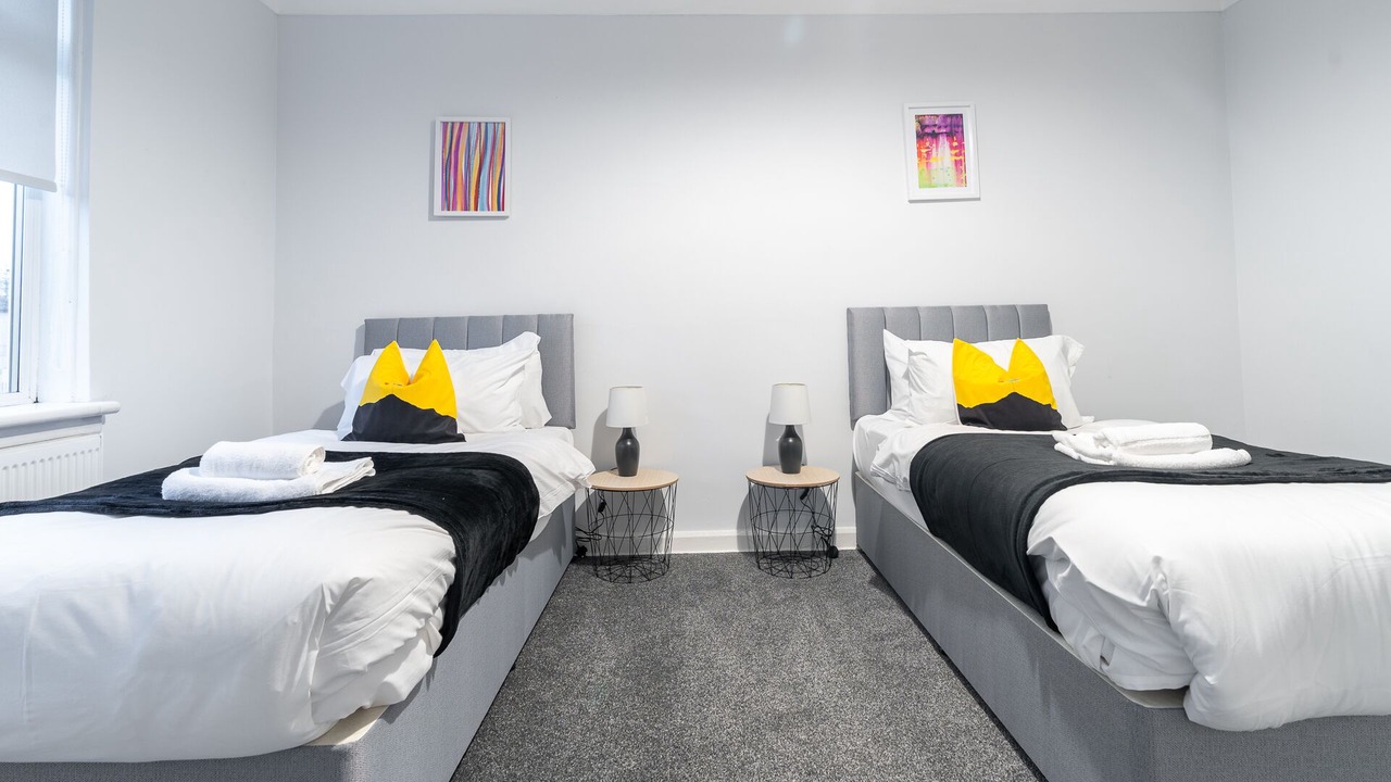 Photo of Others in Shotts