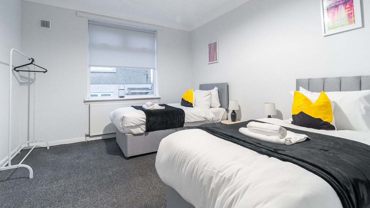 Photo of Others in Shotts