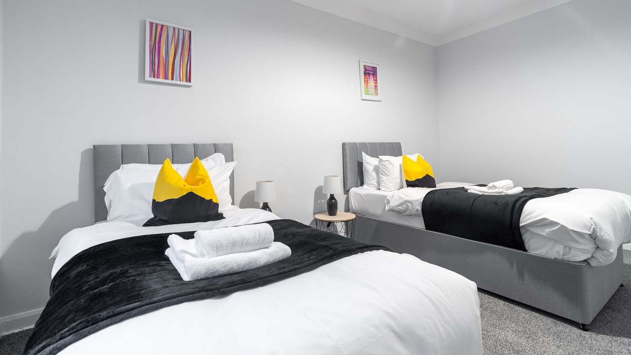 Photo of Others in Shotts