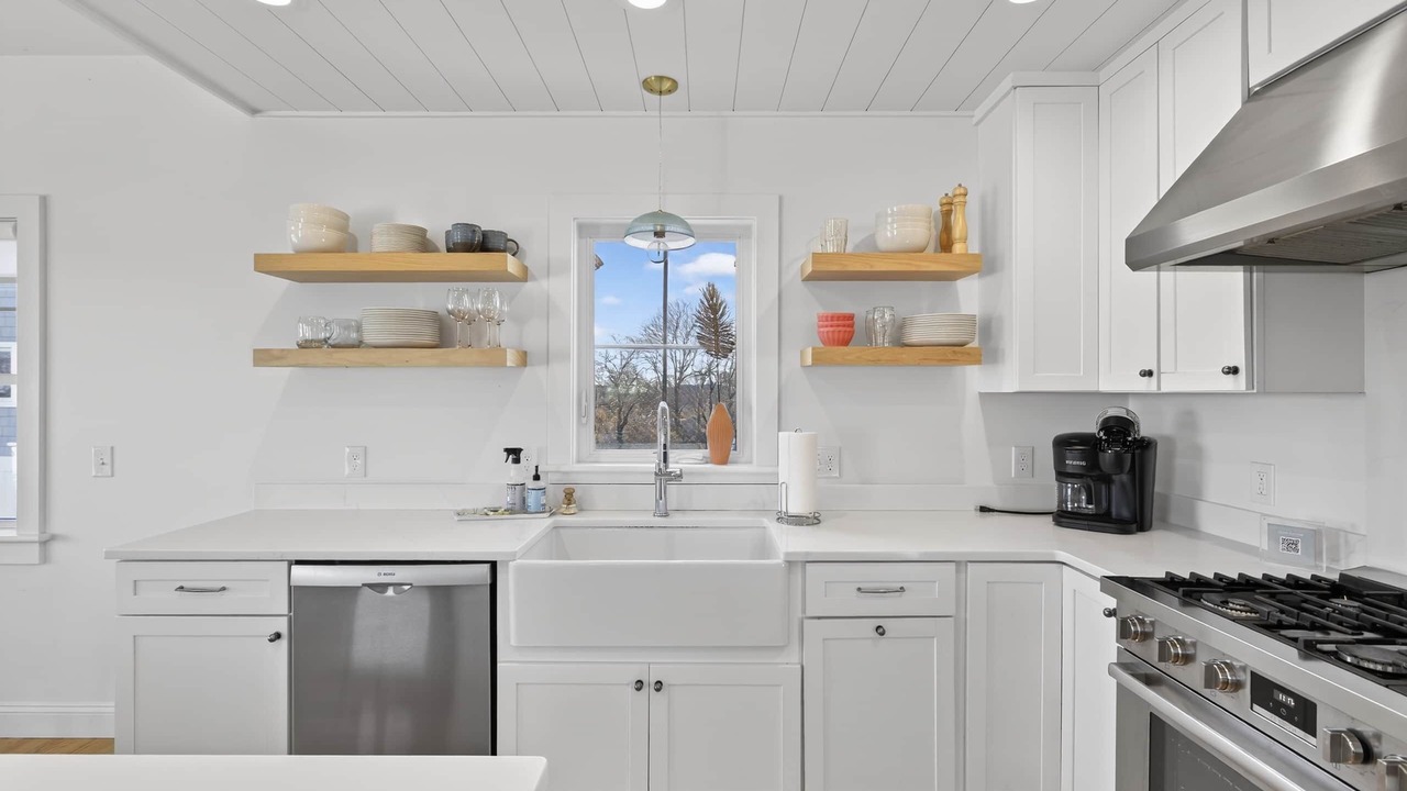 Photo of Others in Eastward Look