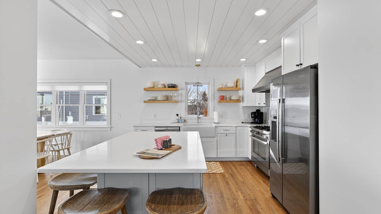 Photo of Others in Eastward Look