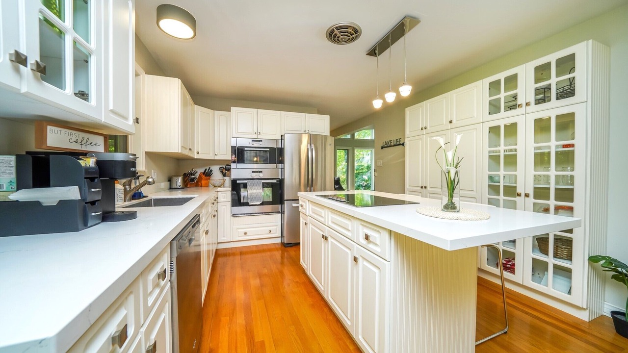 Photo of Kitchen in Grand Bend