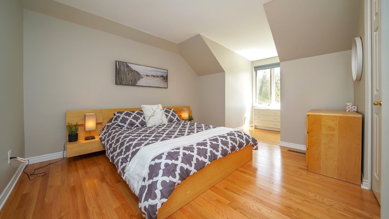 Photo of Bedroom in Grand Bend