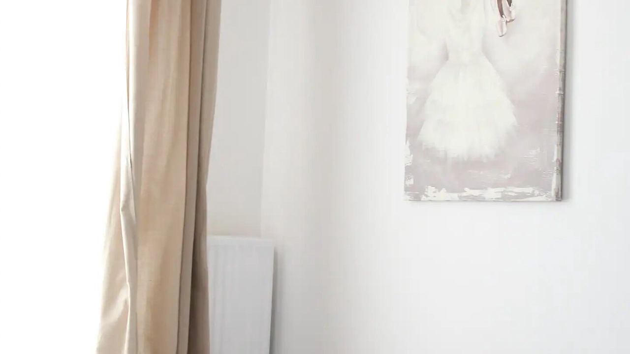 Photo of Bedroom in Antigone