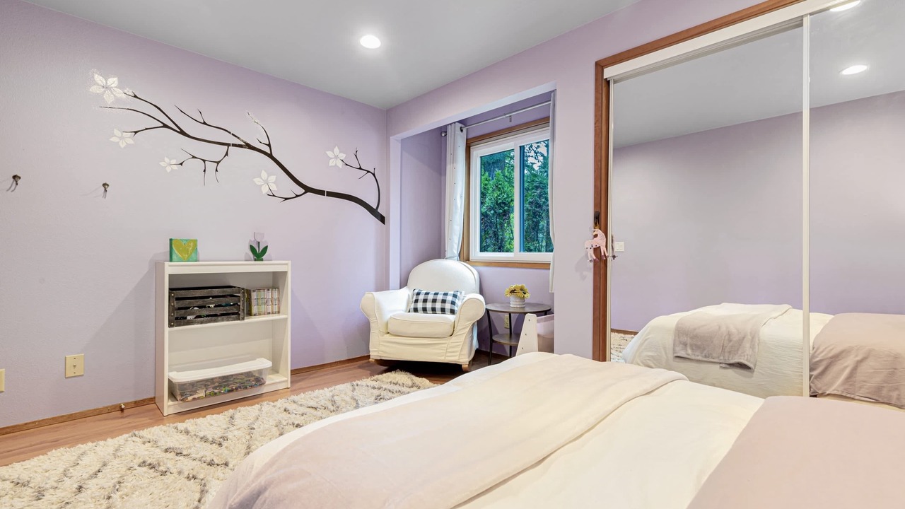 Photo of Bedroom in Inglewood-Finn Hill