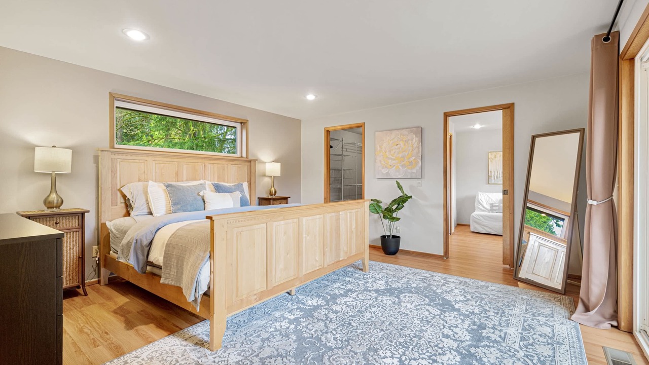 Photo of Bedroom in Inglewood-Finn Hill