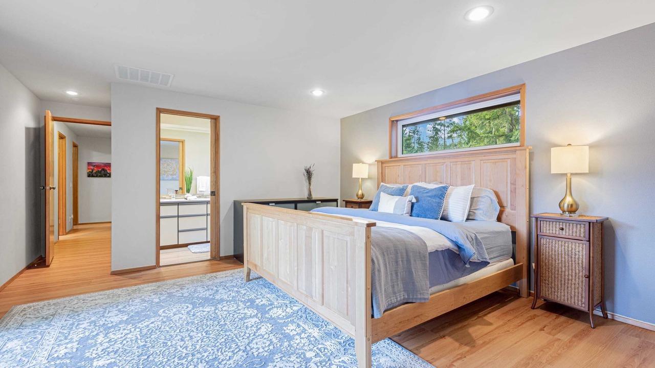 Photo of Bedroom in Inglewood-Finn Hill