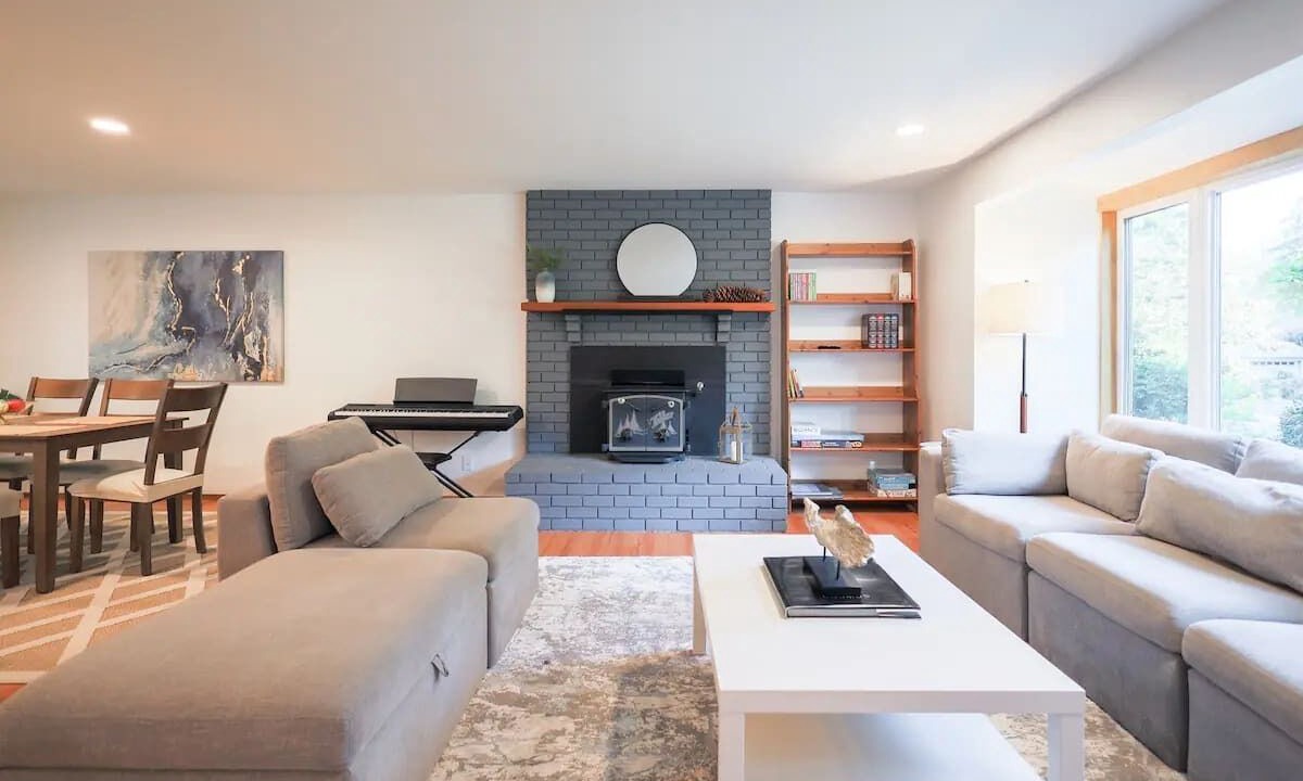 Photo of Livingroom in Inglewood-Finn Hill