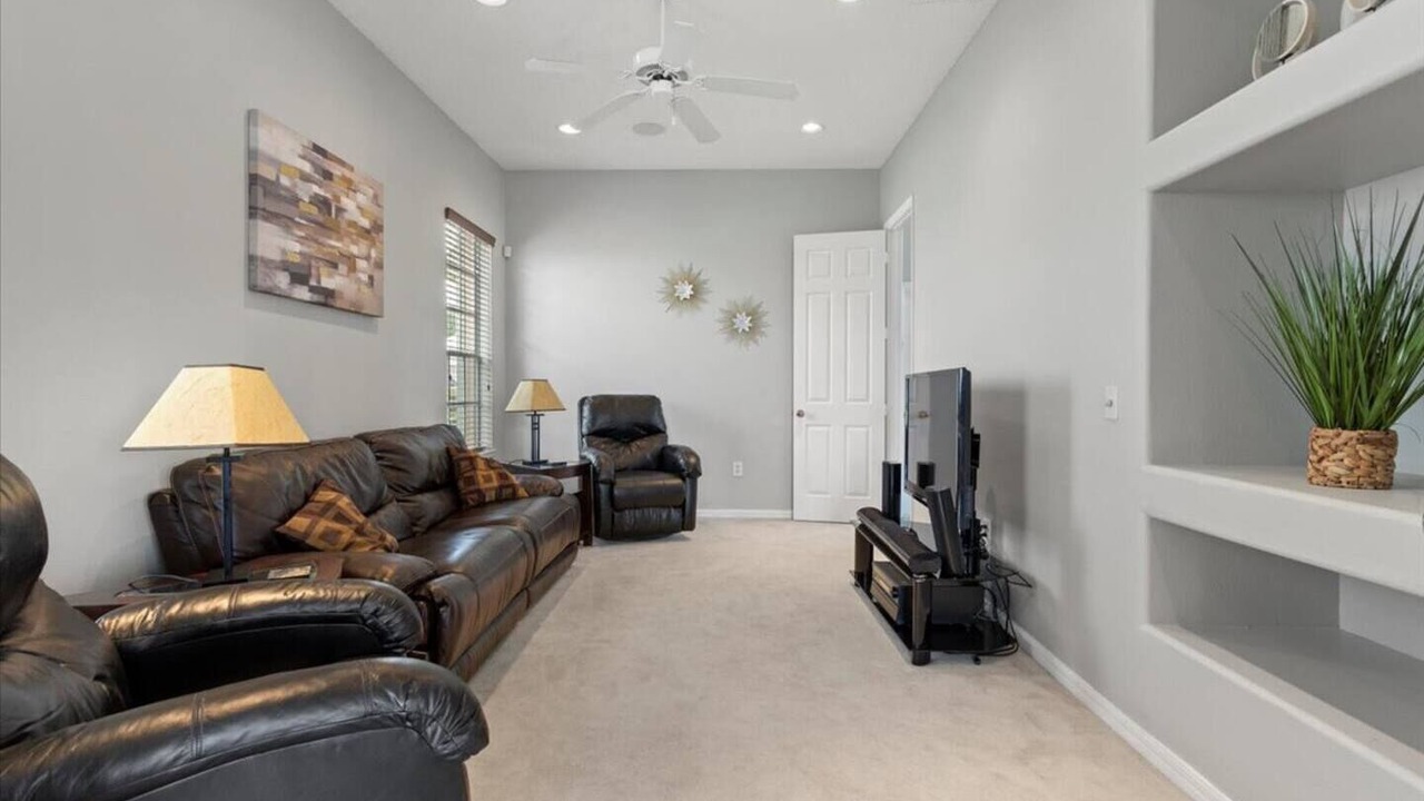 Photo of Livingroom in Southeast Orlando