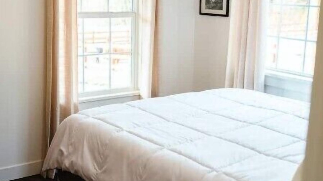 Photo of Bedroom in Eatonville