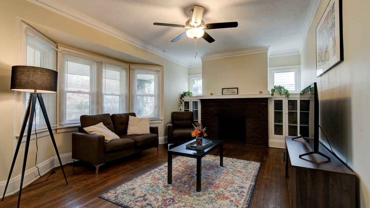 Photo of Livingroom in Cleveland