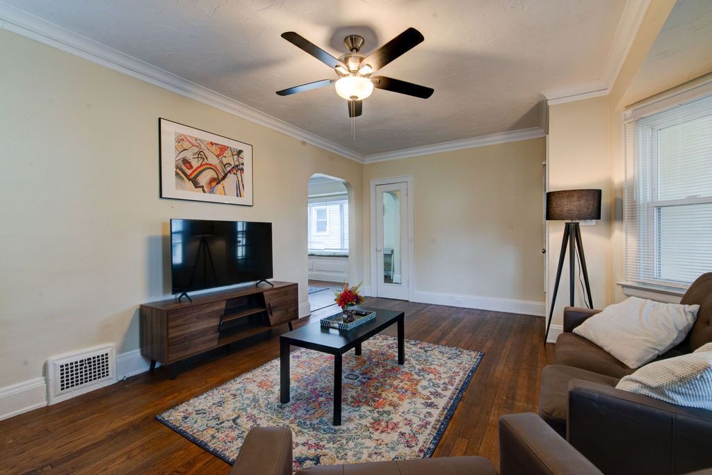 Photo of Livingroom in Cleveland
