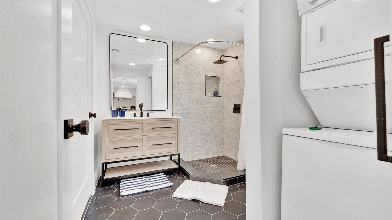 Photo of Bathroom in Parker Ridge