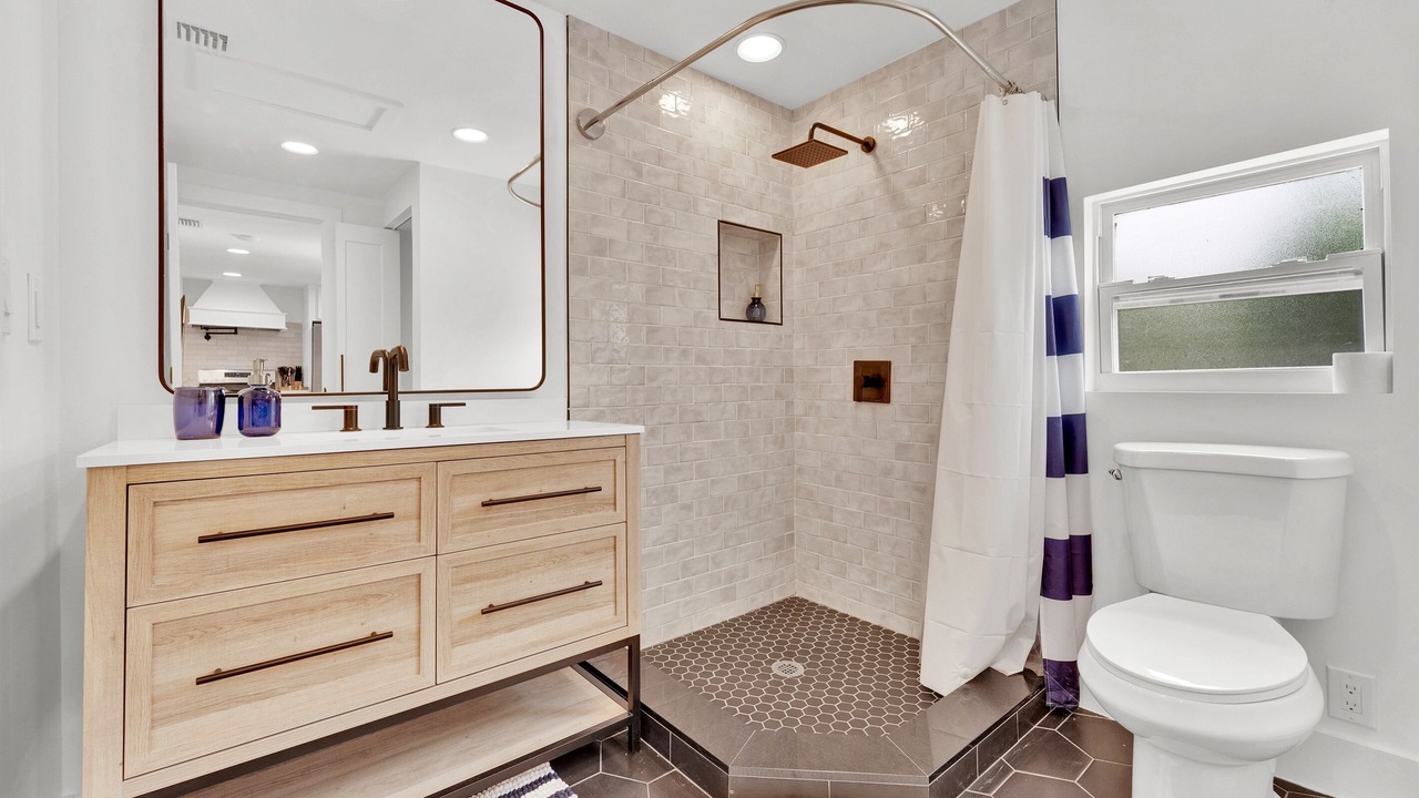 Photo of Bathroom in Parker Ridge