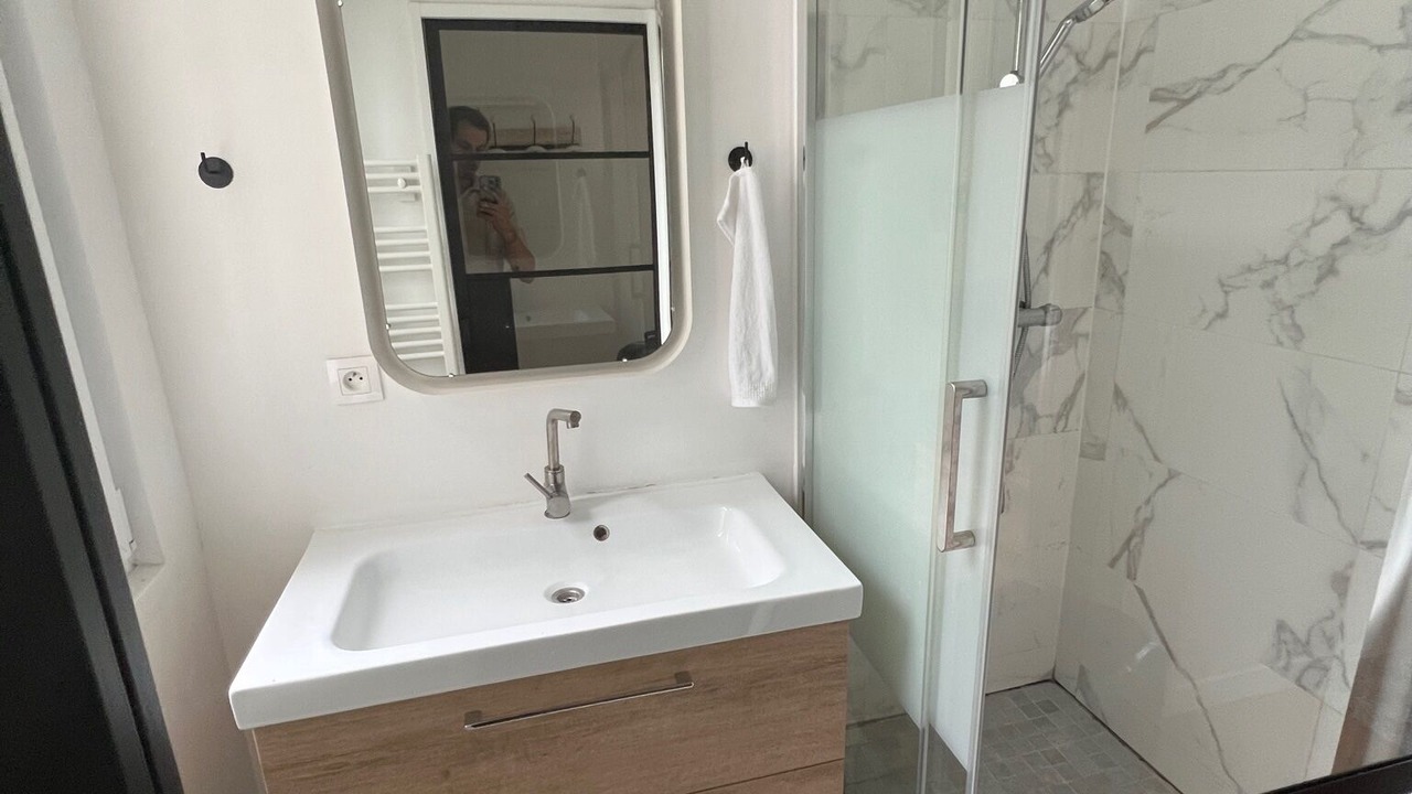 Photo of Bathroom in Les Puces de Saint-Ouen