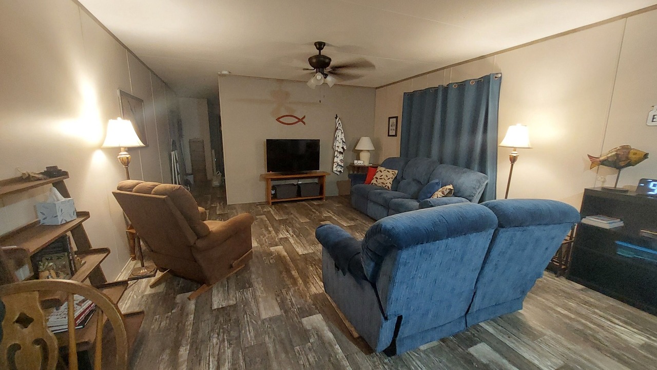 Photo of Livingroom in Broaddus