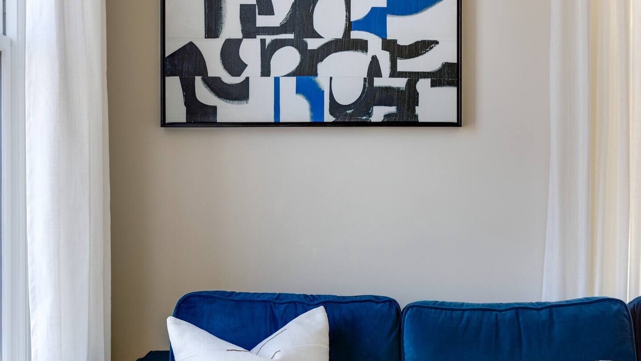 Photo of Livingroom in Church Hill