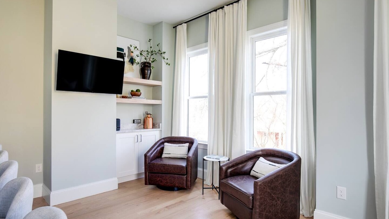 Photo of Livingroom in Church Hill
