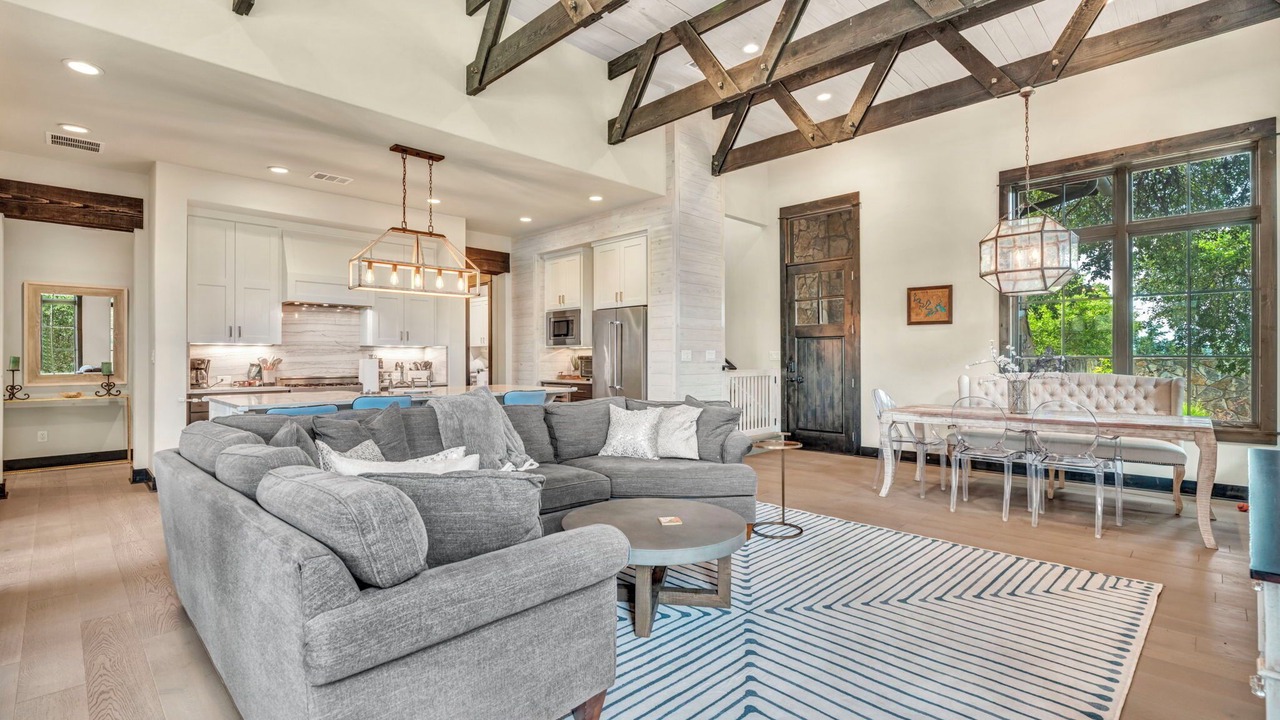 Photo of Livingroom in Spicewood