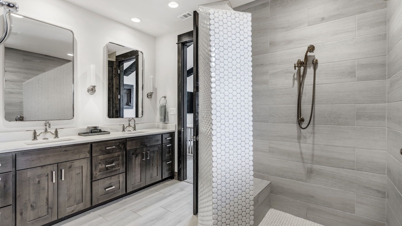 Photo of Bathroom in Spicewood