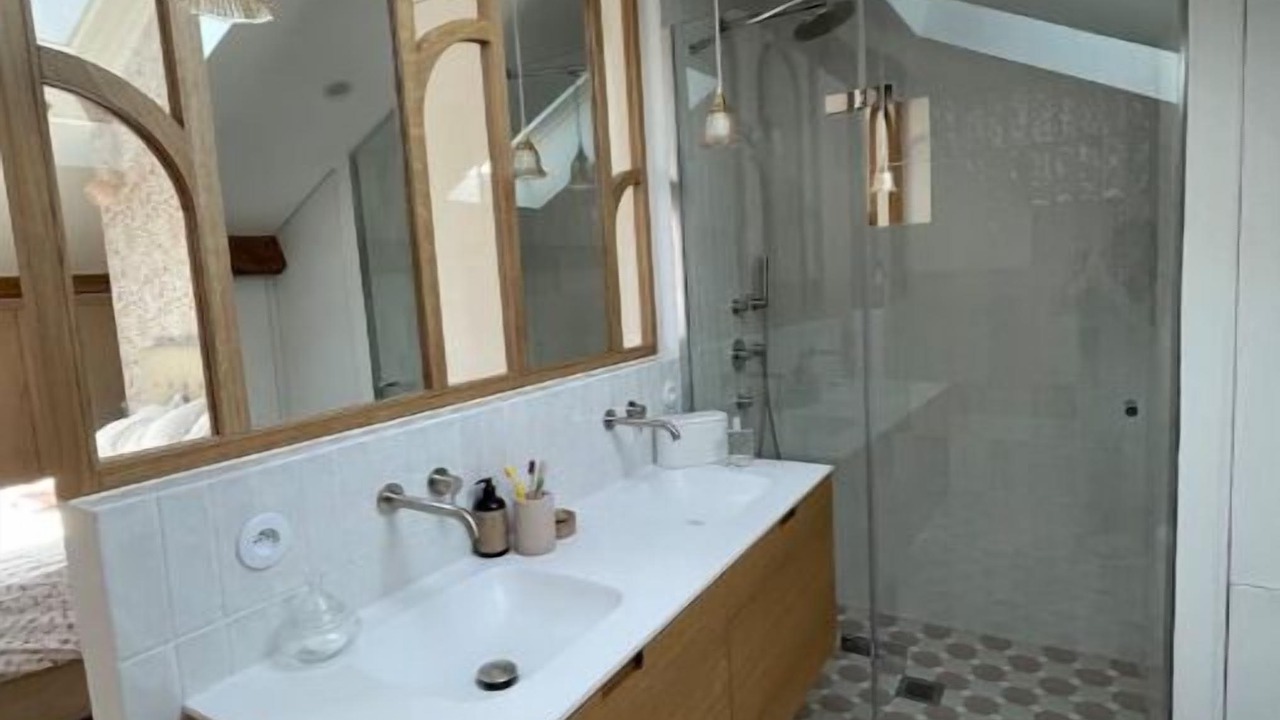 Photo of Bathroom in Pantin
