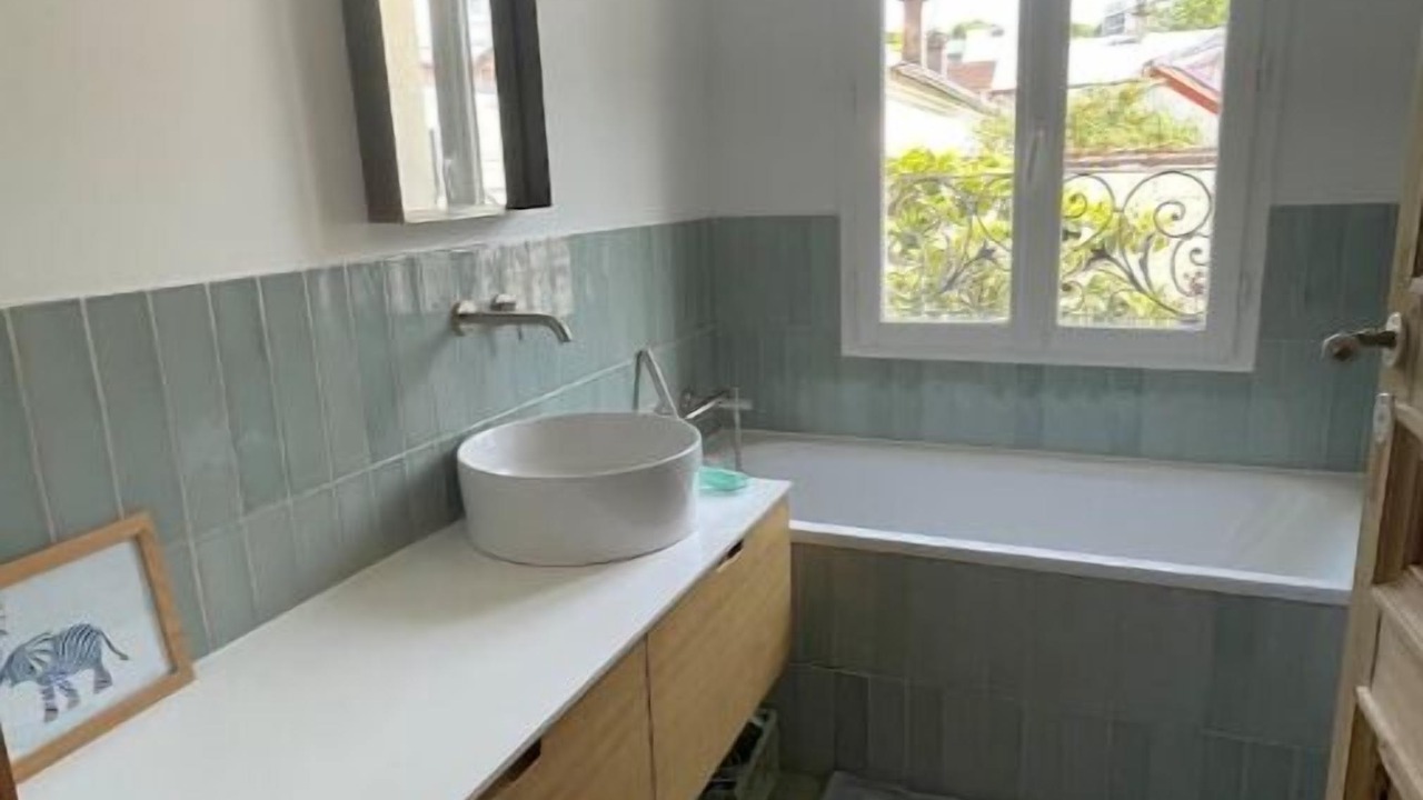 Photo of Bathroom in Pantin