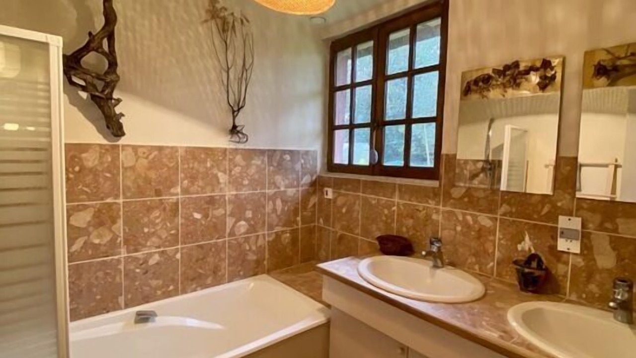 Photo of Bathroom in Saint-Pierre-des-Ifs