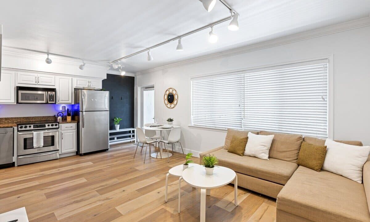 Photo of Livingroom in Hendricks and Venice Isles