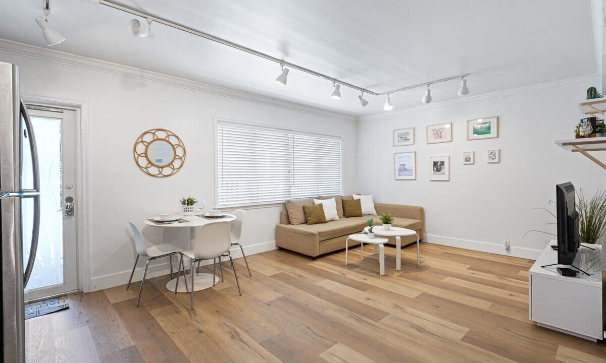 Photo of Livingroom in Hendricks and Venice Isles