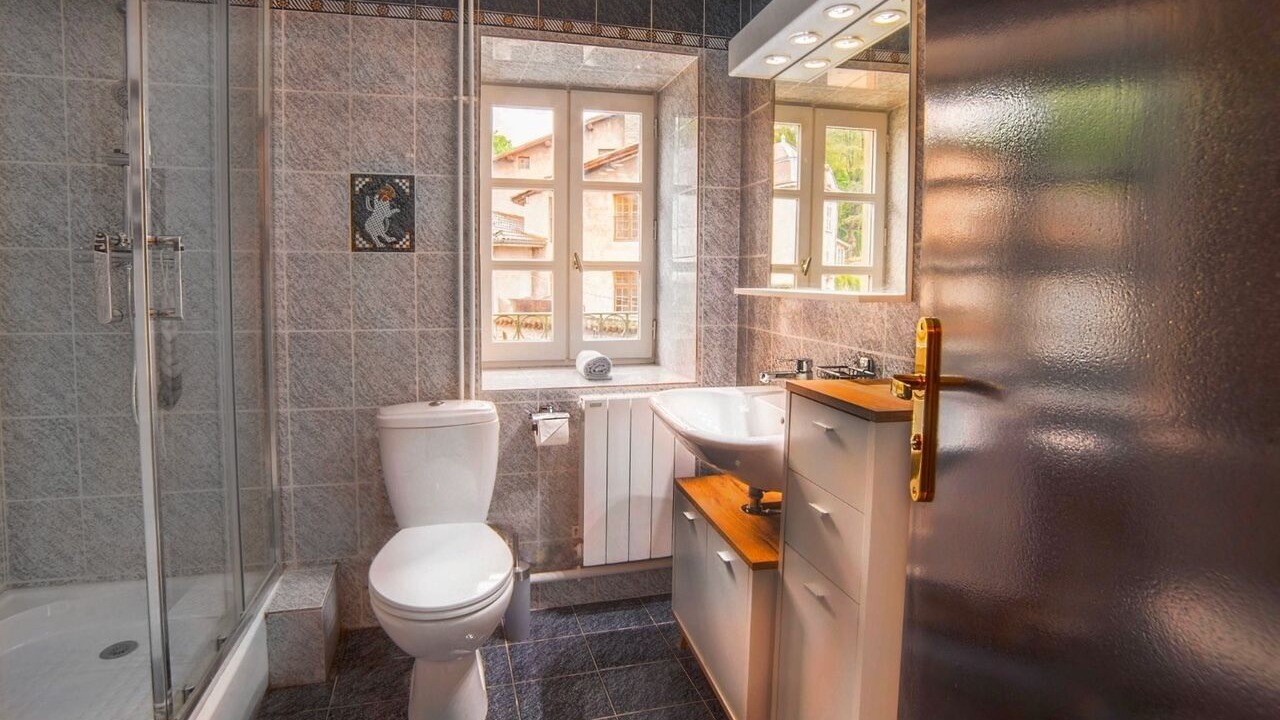 Photo of Bathroom in Tullins