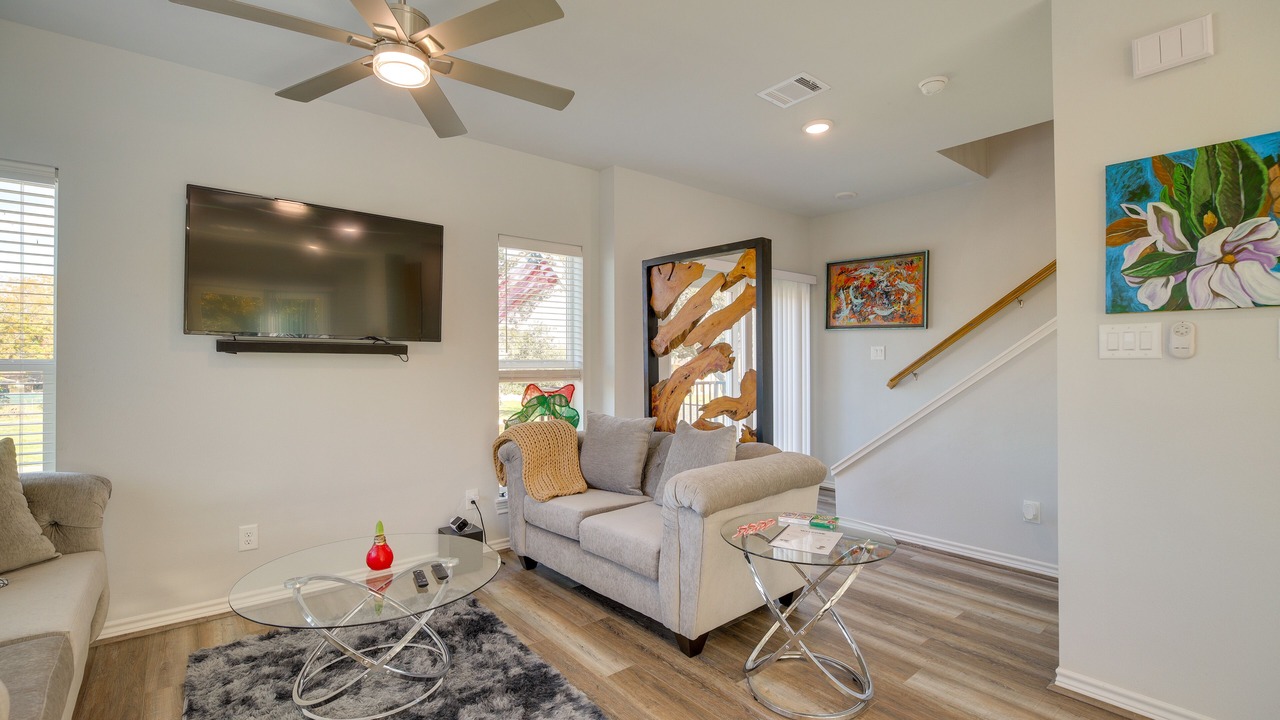 Photo of Livingroom in South Houston