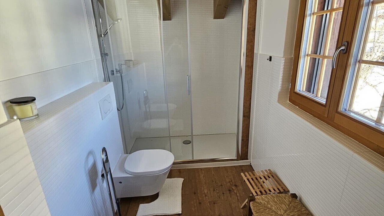 Photo of Bathroom in Lens