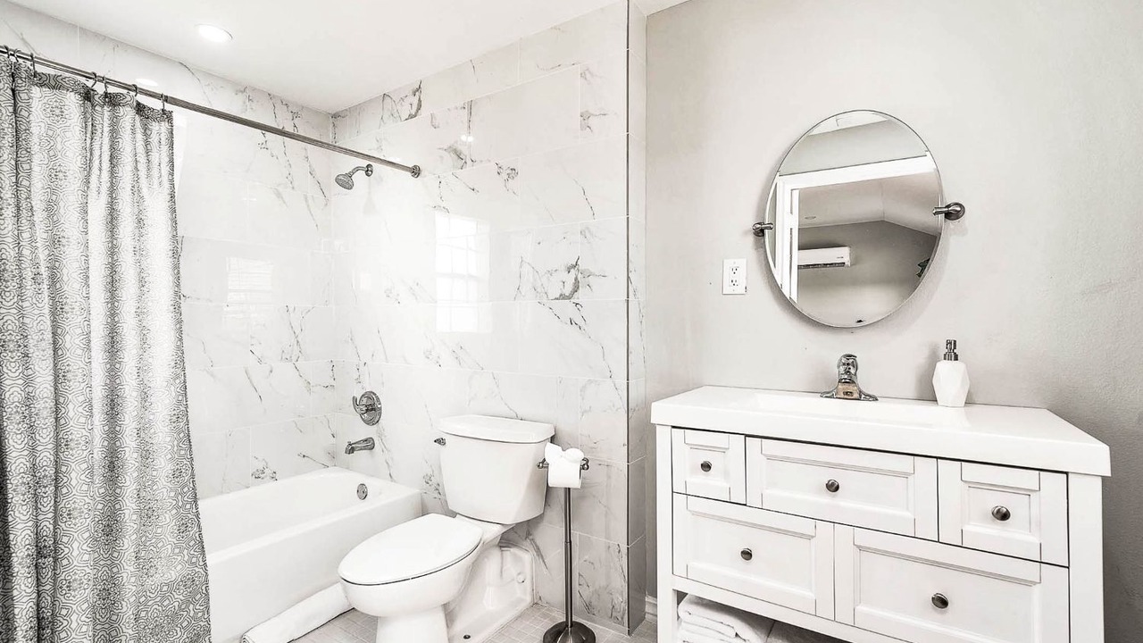 Photo of Bathroom in Brookshire