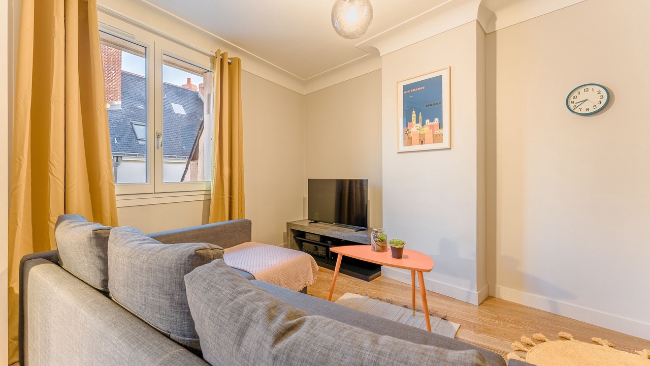 Photo of Livingroom in Graslin - Commerce
