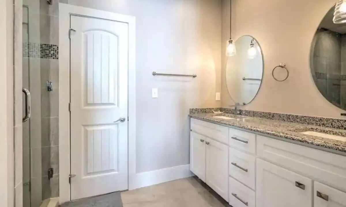 Photo of Bathroom in Langley