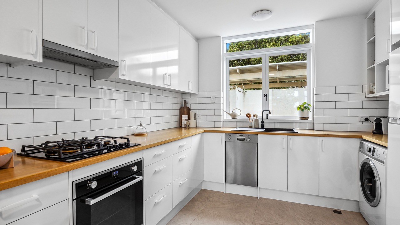 Photo of Kitchen in Semaphore Park