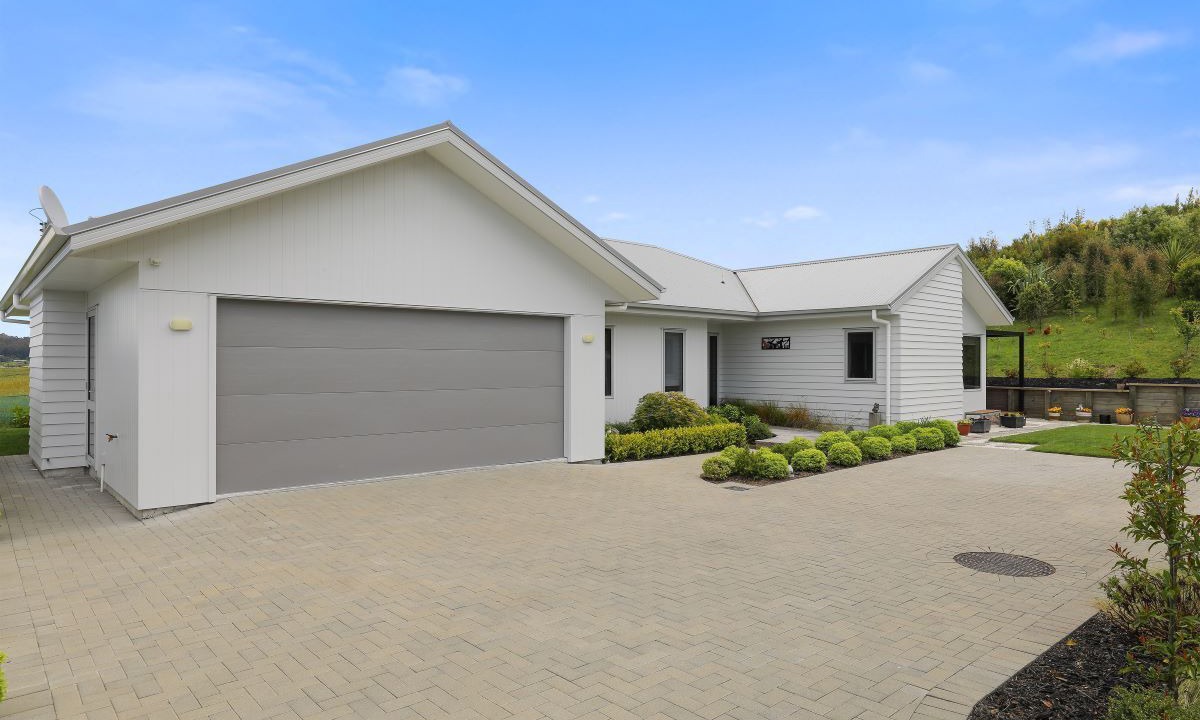 Photo of Others in Nukuhau