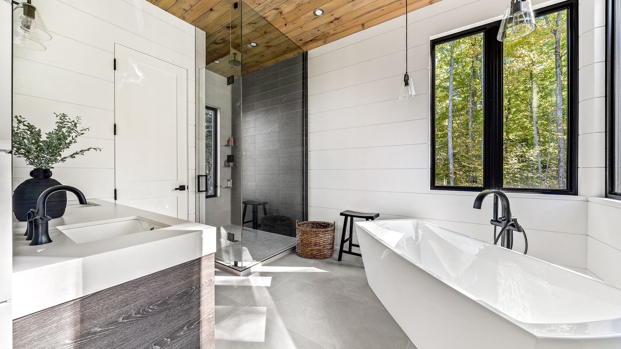Photo of Bathroom in Kawartha Lakes