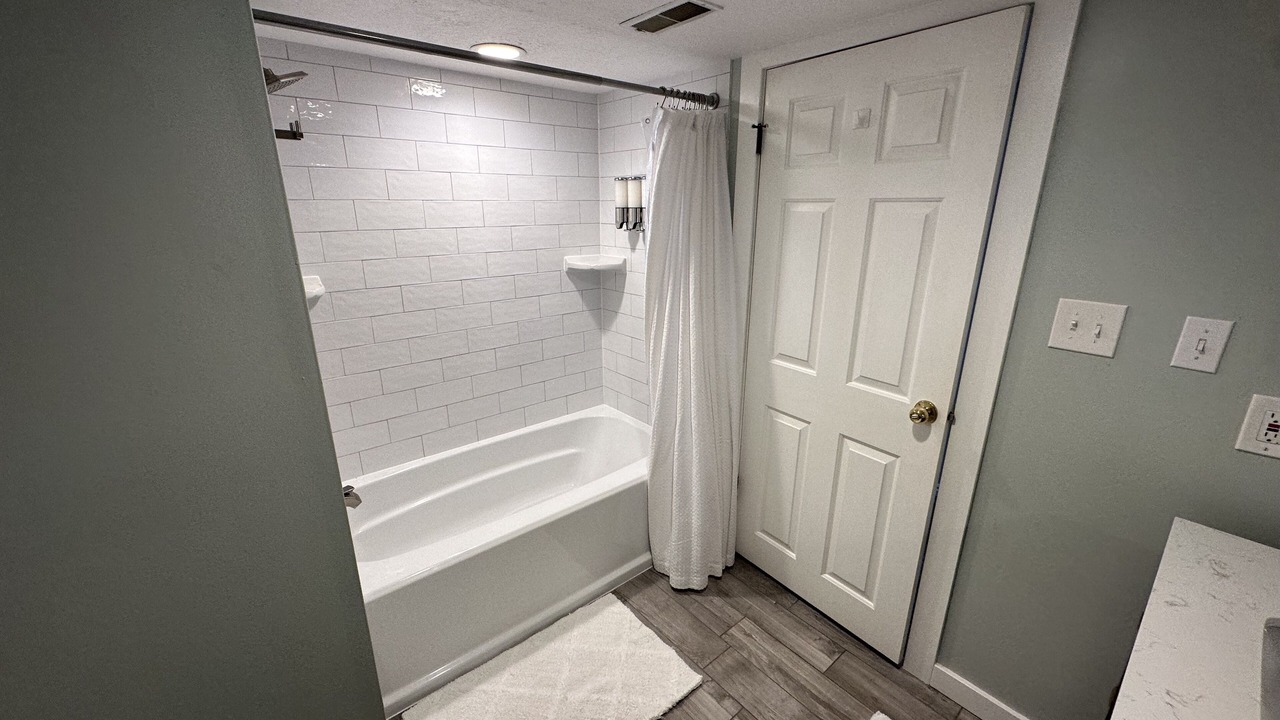 Photo of Bathroom in Sandy