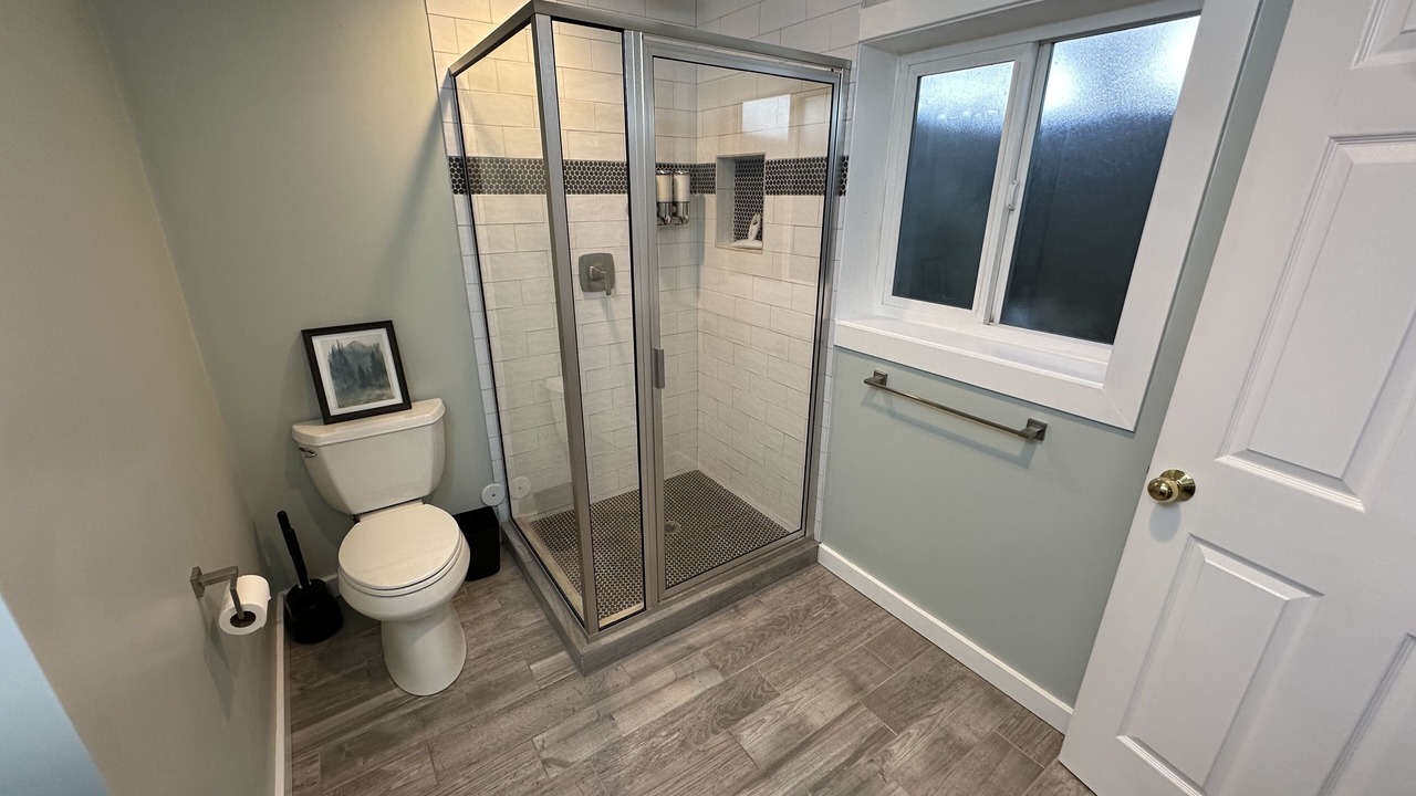 Photo of Bathroom in Sandy