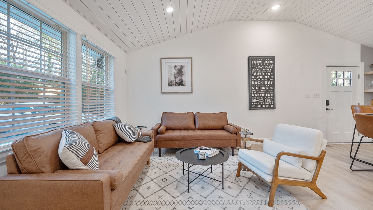 Photo of Livingroom in East Raleigh