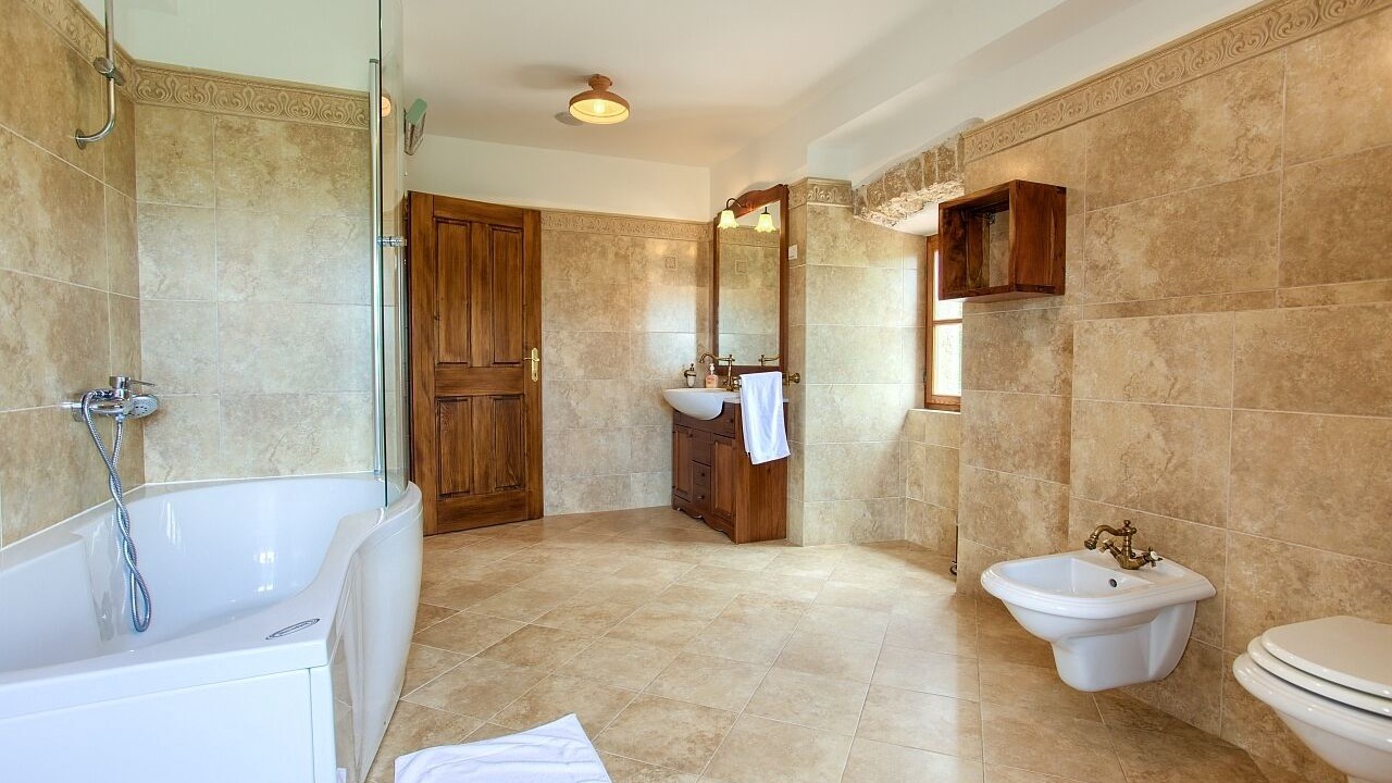 Photo of Bathroom in Kras