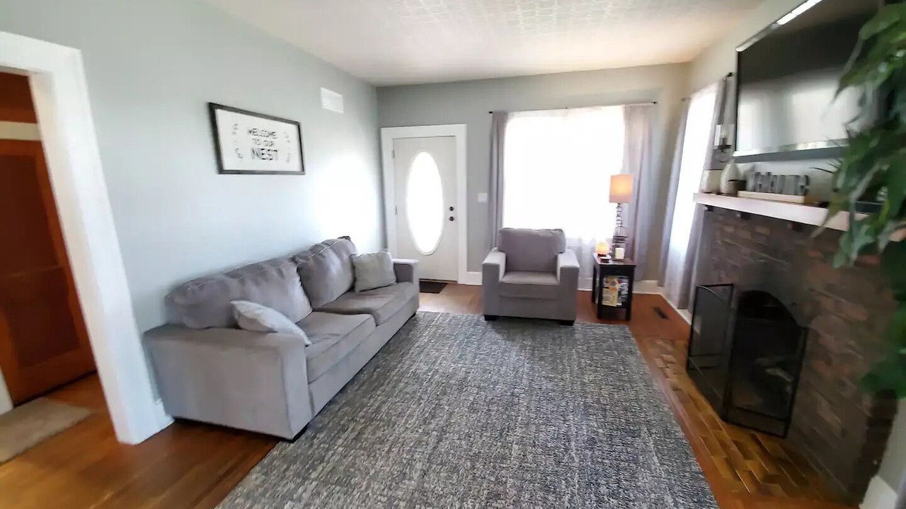 Photo of Livingroom in Warrensburg