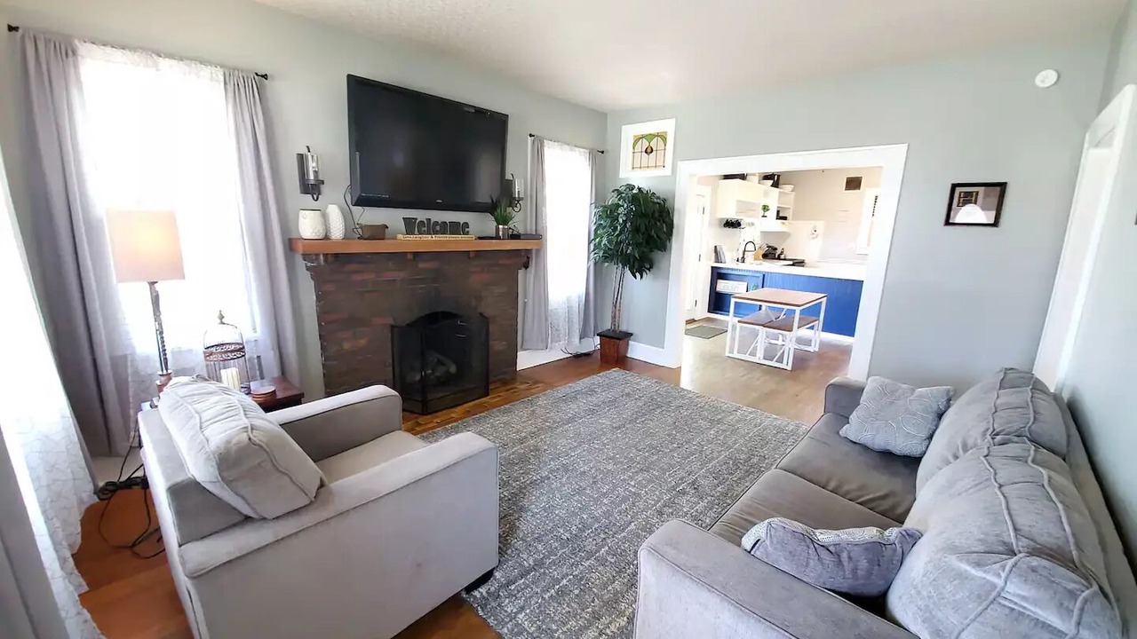 Photo of Livingroom in Warrensburg