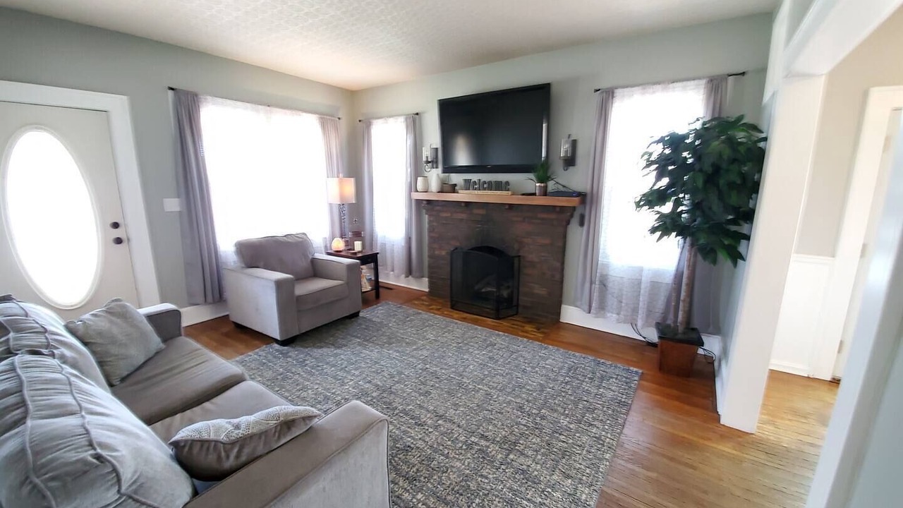 Photo of Livingroom in Warrensburg