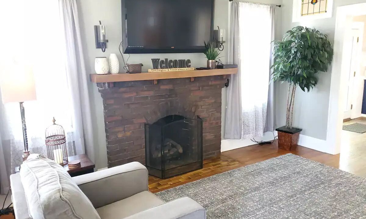 Photo of Livingroom in Warrensburg