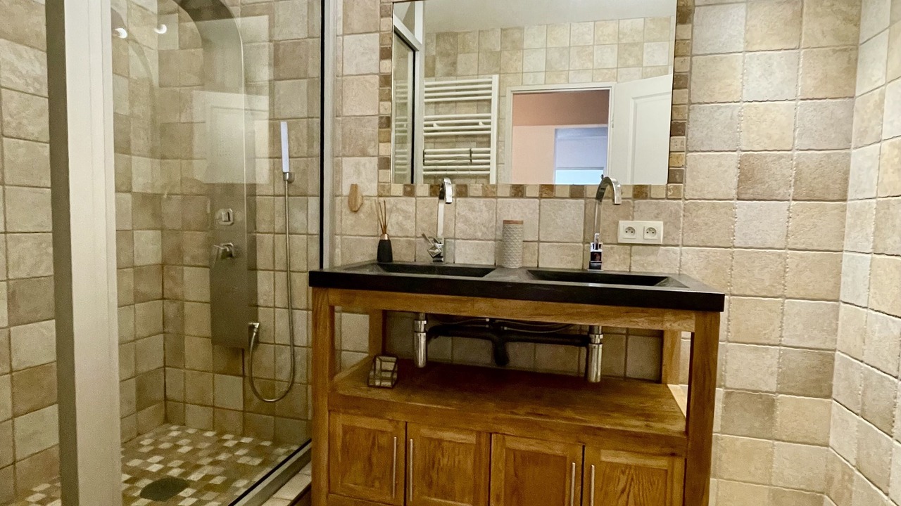Photo of Bathroom in Arles