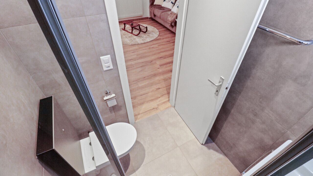 Photo of Bathroom in Lens