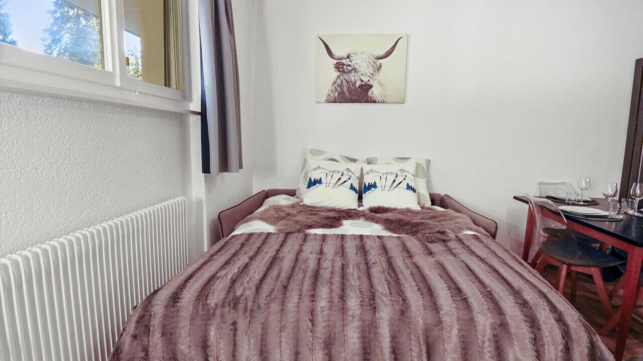 Photo of Bedroom in Lens