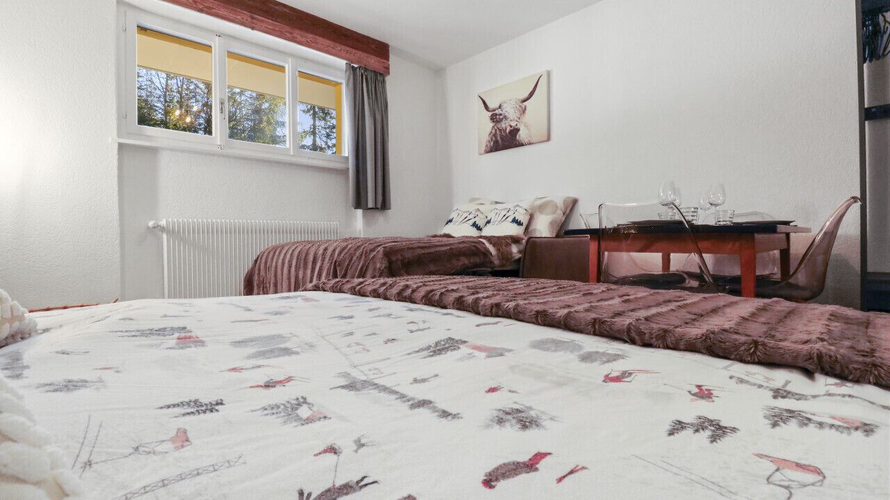 Photo of Bedroom in Lens